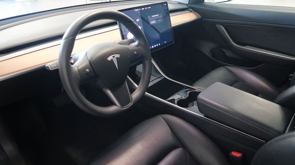 Tesla Model 3 Standard Range Plus 190 kW image number 12