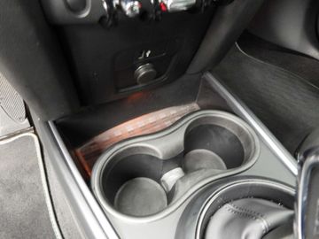 Car image 29