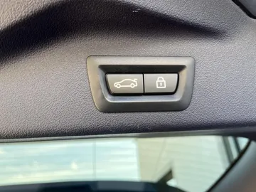 Car image 46