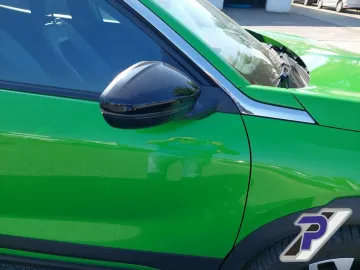 Car image 27