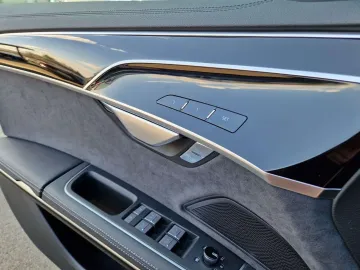 Car image 43
