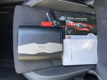 Car image 35