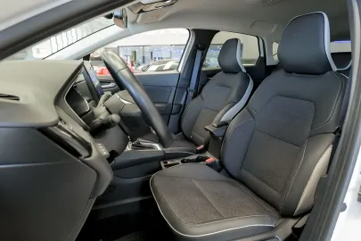 Car image 32