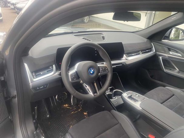 BMW iX2 xDrive30 225 kW image number 4