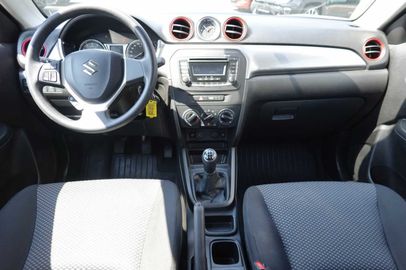 Car image 14