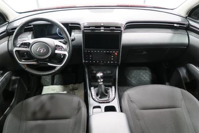 Car image 14