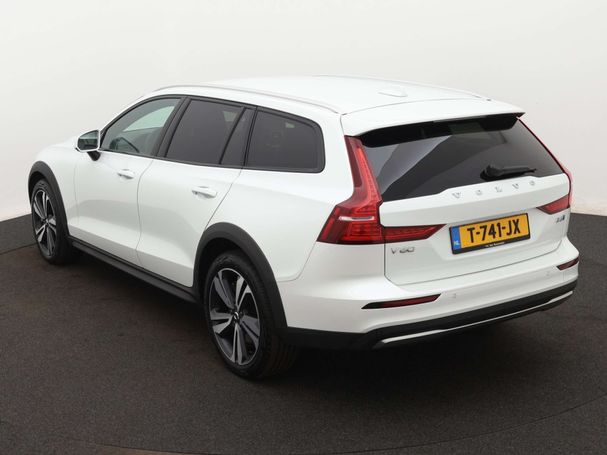 Volvo V60 Cross Country AWD B5 185 kW image number 3