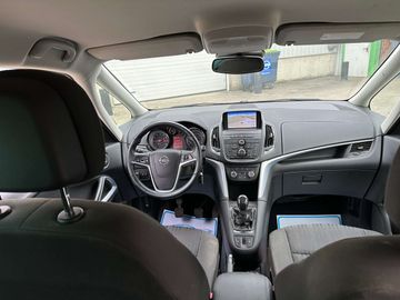 Car image 13