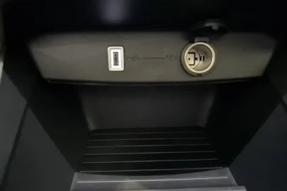 Car image 27