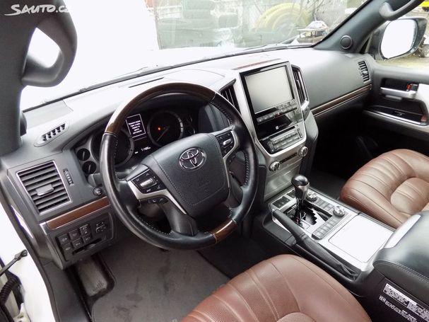 Toyota Land Cruiser V8 4.5 183 kW image number 13