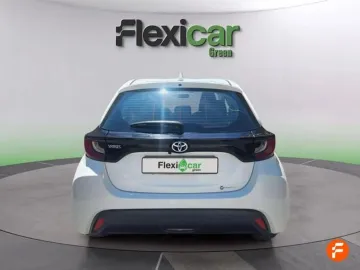 Car image 5
