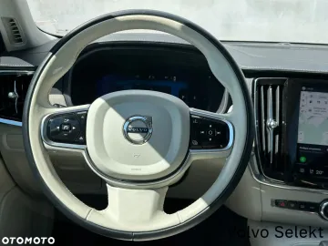 Car image 40
