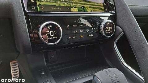 Car image 33