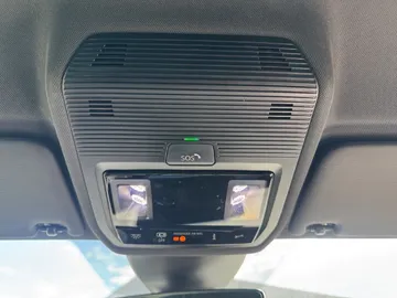 Car image 27