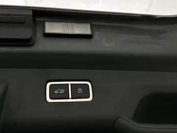 Car image 38