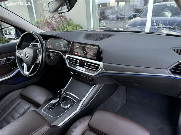 BMW 320d Touring xDrive 140 kW image number 13