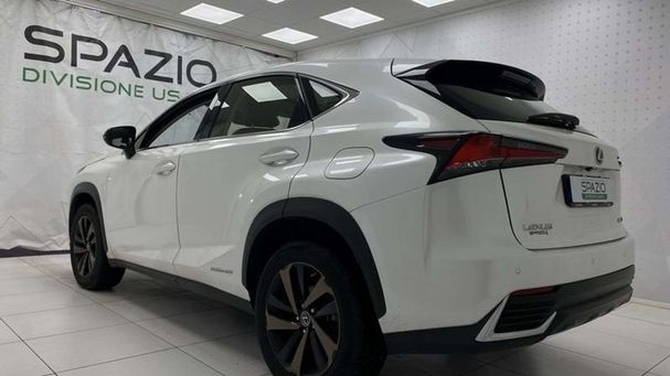 Lexus NX 300 h 145 kW image number 5