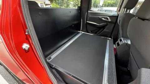 Car image 29