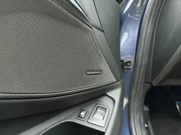 Car image 50
