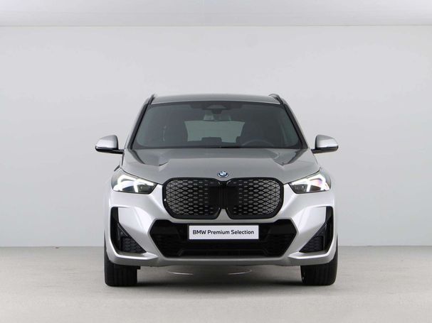 BMW iX1 eDrive20 M Sport Pro 150 kW image number 6