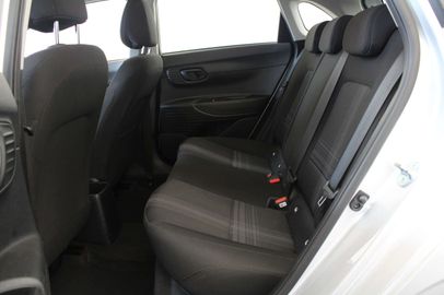 Car image 11