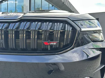 Car image 32