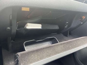 Car image 37