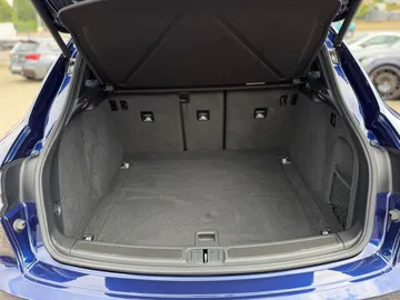 Car image 36