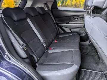 Car image 32