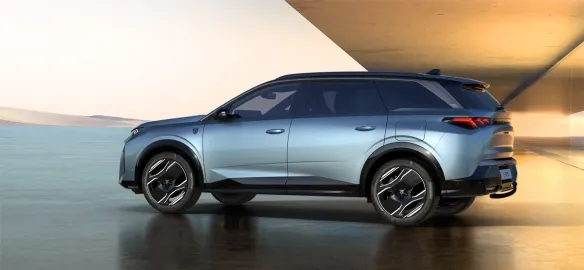 Car image 4