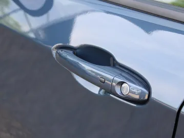 Car image 28