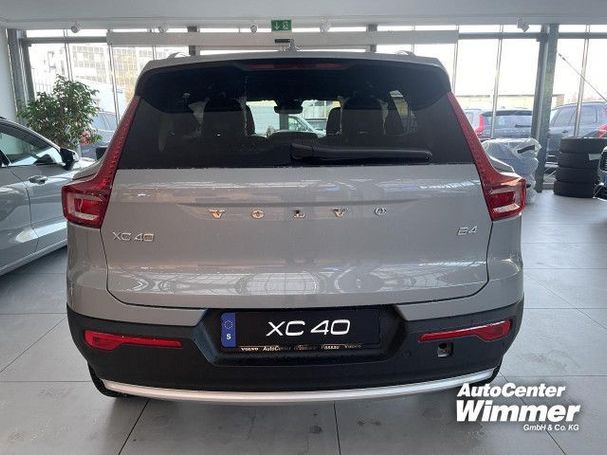 Volvo XC40 B4 Core DKG 145 kW image number 4