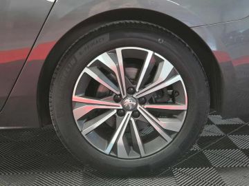Car image 40