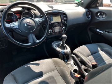 Car image 14