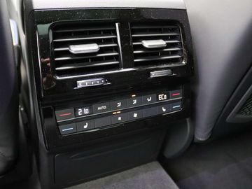 Car image 41