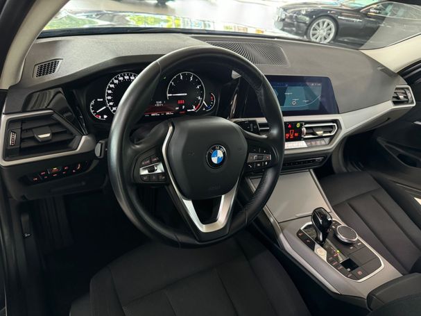 BMW 320d Touring 140 kW image number 17