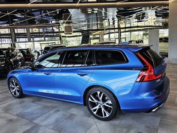 Volvo V60 D4 AWD R-Design 140 kW image number 3