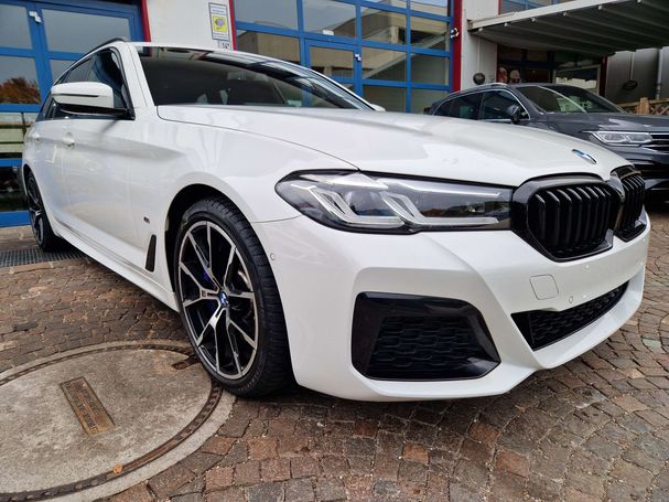 BMW 530d Touring xDrive 210 kW image number 2