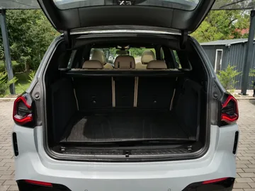 Car image 36