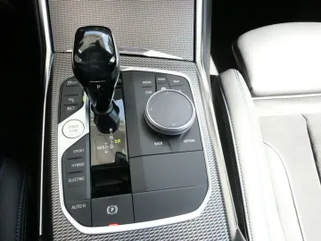 Car image 40