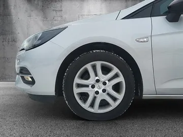 Car image 32