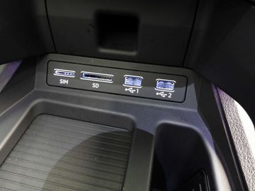 Car image 30