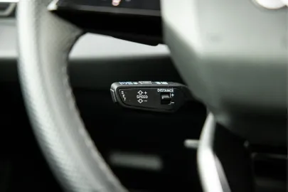 Car image 32