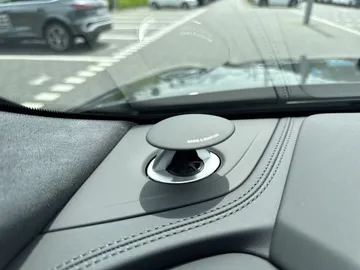 Car image 33
