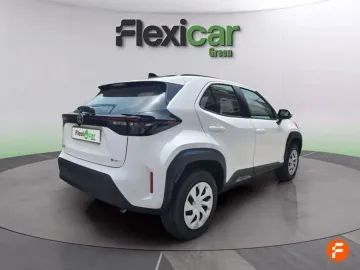 Car image 4
