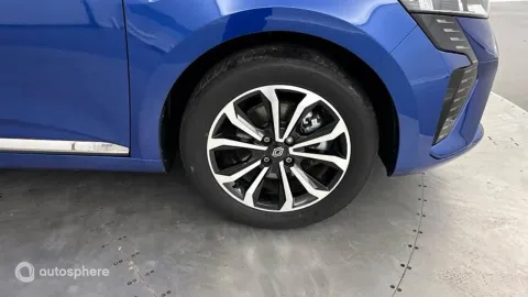 Car image 20