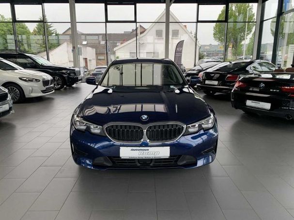 BMW 330 Advantage 185 kW image number 4