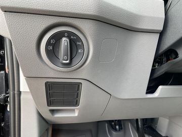 Car image 37