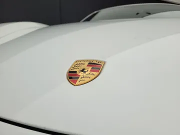 Car image 35