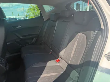 Car image 37